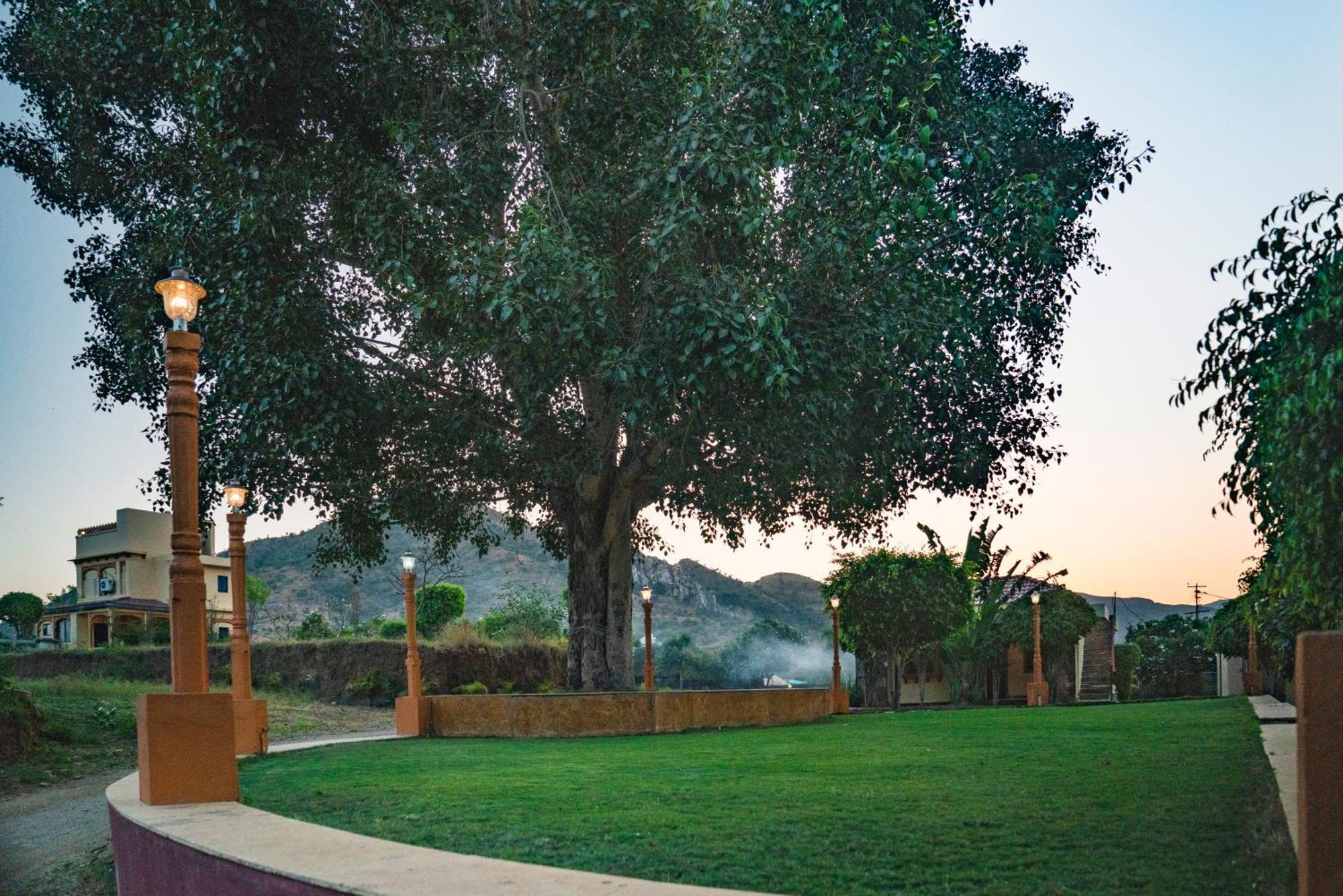 Udai Nature Valley Resort - A Peace Full Farmhouse Resort Udaipur Kültér fotó