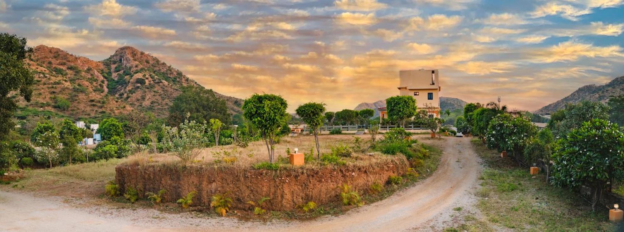 Udai Nature Valley Resort - A Peace Full Farmhouse Resort Udaipur Kültér fotó