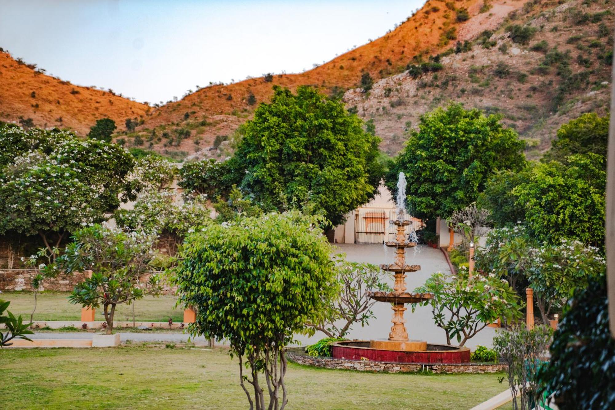 Udai Nature Valley Resort - A Peace Full Farmhouse Resort Udaipur Kültér fotó